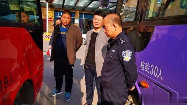 卢氏县公安局交警大队车管所开展客车和校车安全检查